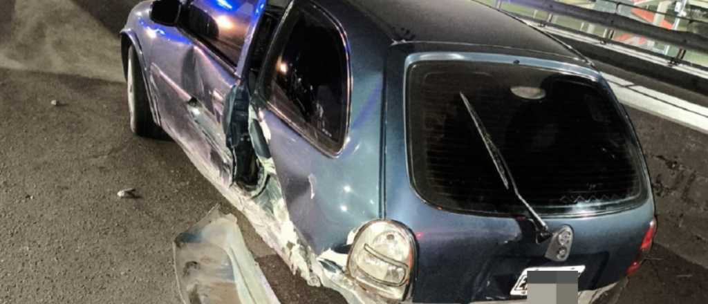 Accidente en el Acceso Sur: chocó y se le desprendió el eje trasero