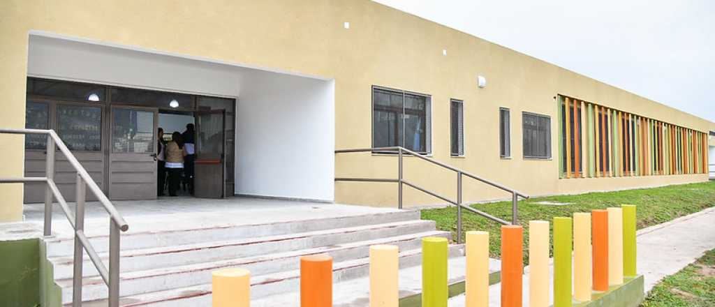 Un profesor le pedía encuentros íntimos a una alumna de 16 años