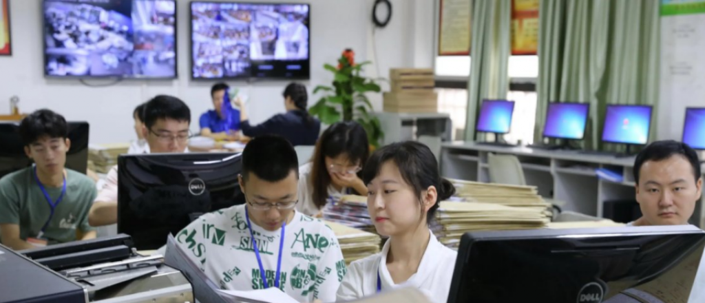 China lanza una nueva IA y agita la competencia