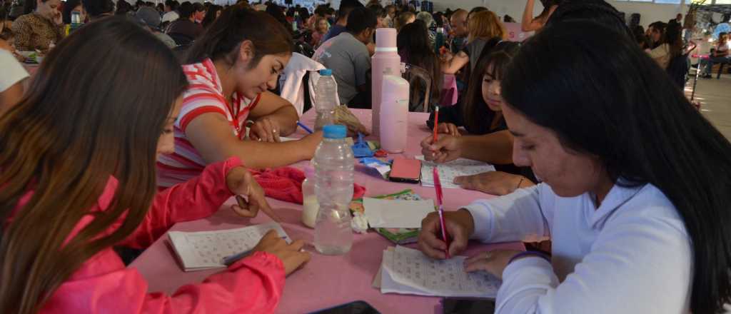 Las Heras cerró el Mes de la Mujer con un gran bingo solidario en Uspallata