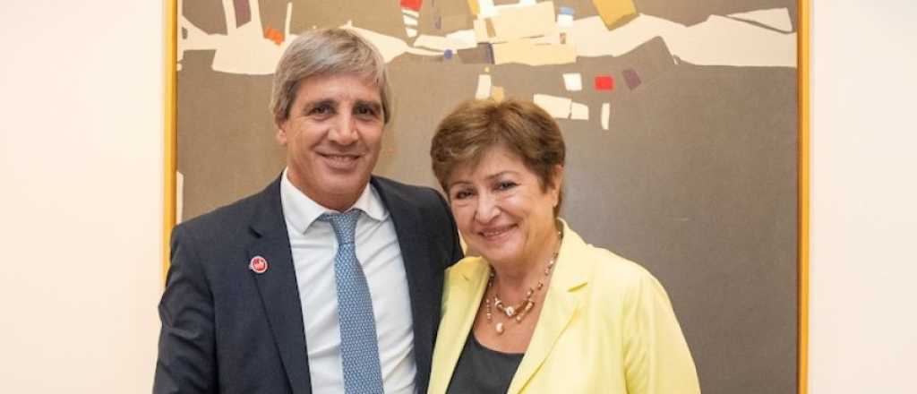 El tuit bilingüe de Caputo, con errores en inglés y en español