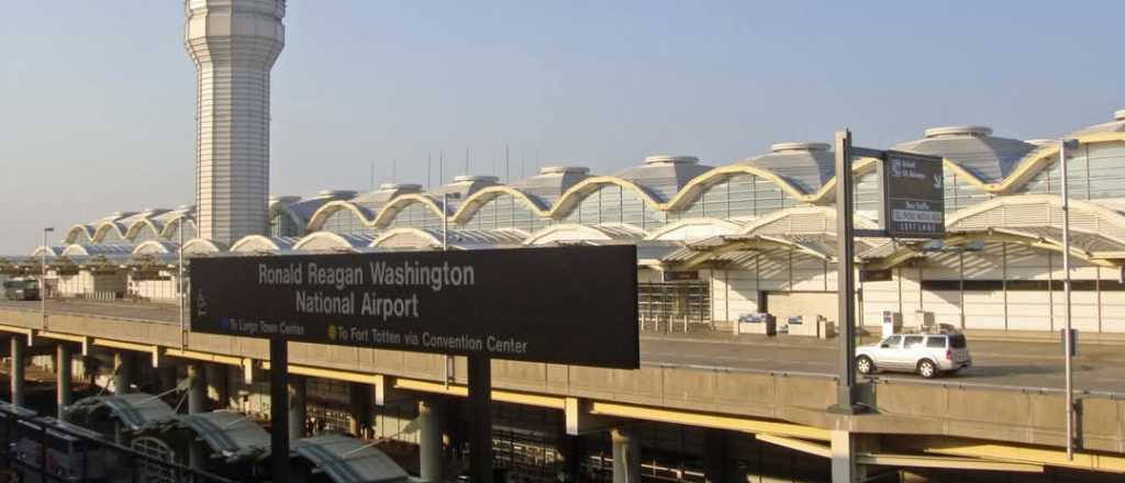 Un barrilete "chocó" con un avión en Washington