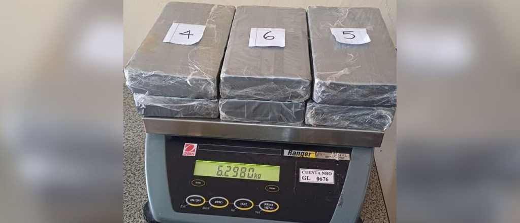 Detuvieron a una mujer que venía a Mendoza con seis kilos de cocaína