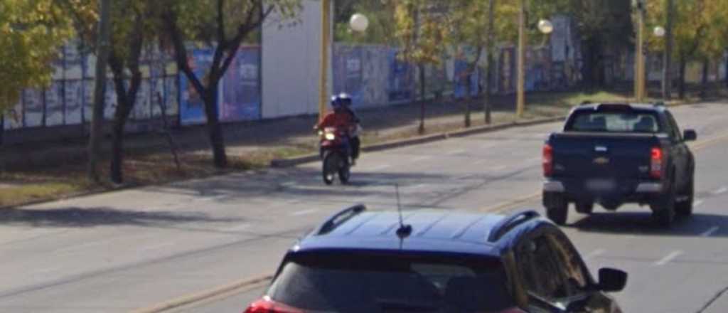 Un motociclista sufri&oacute; una fractura al chocar con una camioneta en Luj&aacute;n