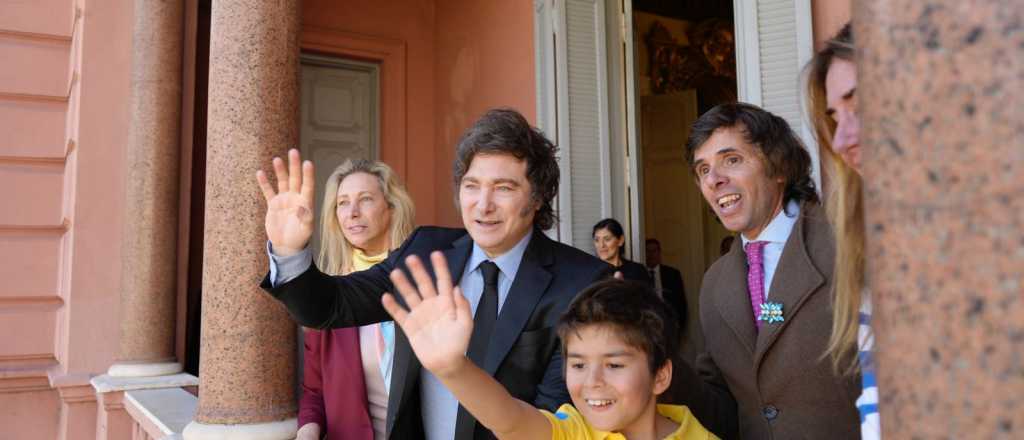 Qu&eacute; hac&iacute;a el mendocino Robertito Funes Ugarte en el balc&oacute;n presidencial