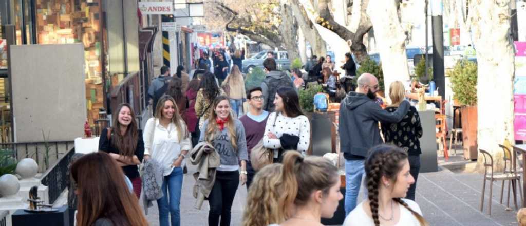¿Qué opinan los mendocinos de una posible alianza Cornejo-Milei?