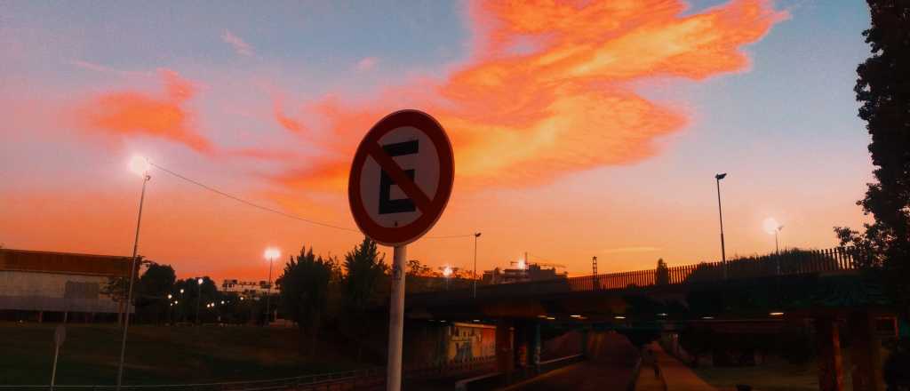 A contramano del mundo: ¿por qué Argentina no cambia la hora?