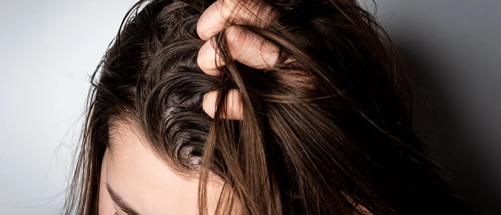 Pelo graso: llegó la solución instantánea