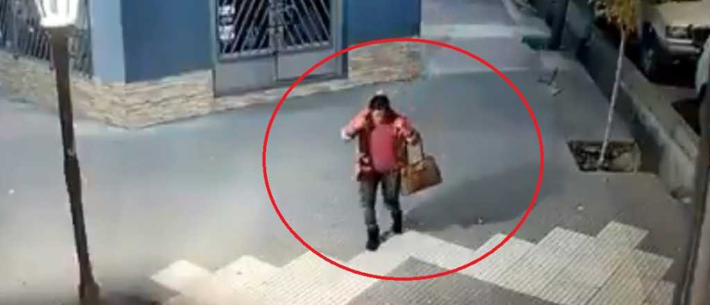 Video del cami&oacute;n que se qued&oacute; sin frenos: una mujer se salv&oacute; de milagro 