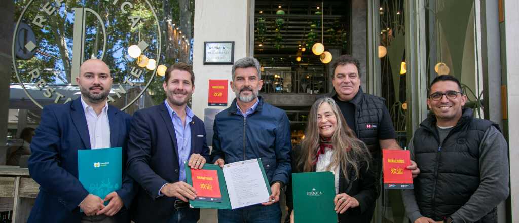 Suarez y Vigil presentaron un programa para impulsar el turismo chino