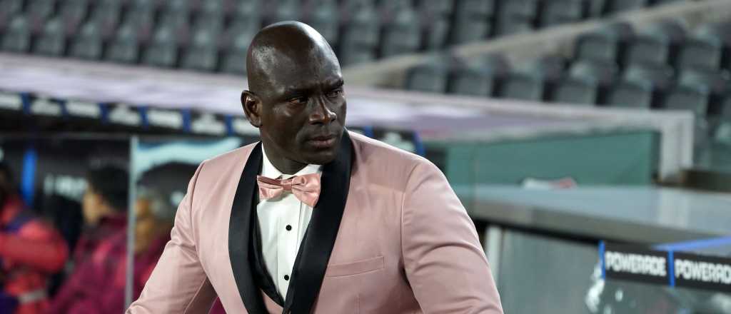 Los mejores memes por el tremendo look rosa de Segundo Castillo