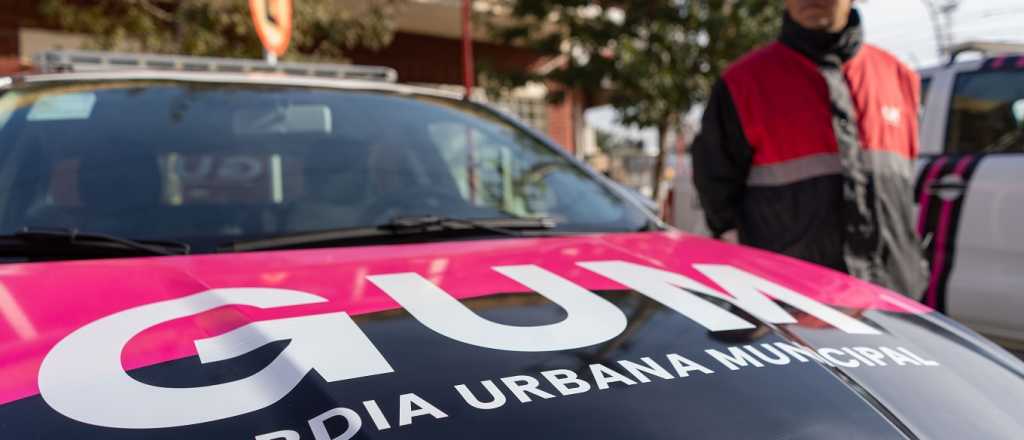 Noche agitada en Las Heras: ebrio cayó al pozo de una pileta