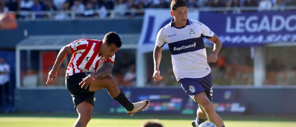 Gimnasia y Estudiantes igualaron un clásico vibrante en La Plata