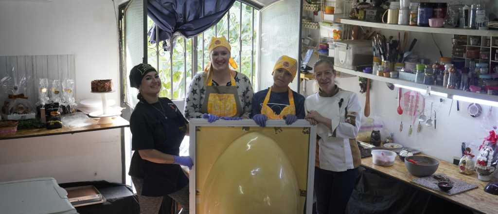 Compartirán un huevo de chocolate artesanal de 100 kilos