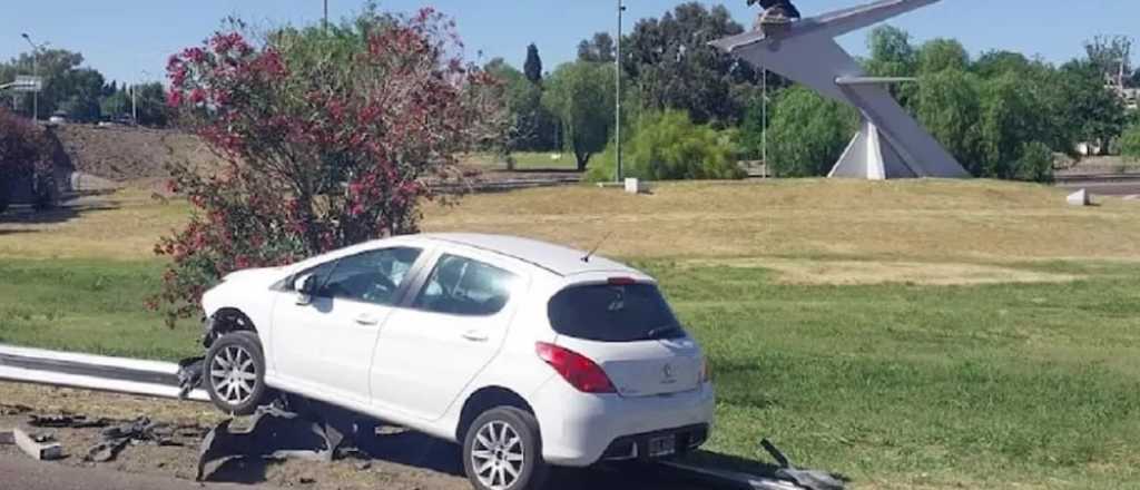 Vialidad les cobra millones a conductores por daños a luminarias y señalización