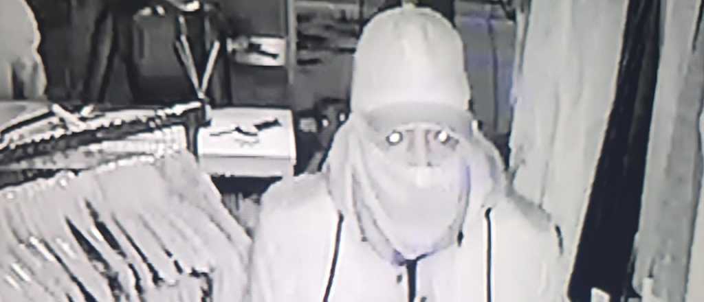 Video: un adolescente fue detenido tras robar en un comercio de San Rafael