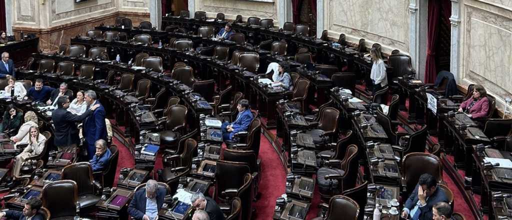 Francos dio el resumen de gesti&oacute;n en una sesi&oacute;n desierta