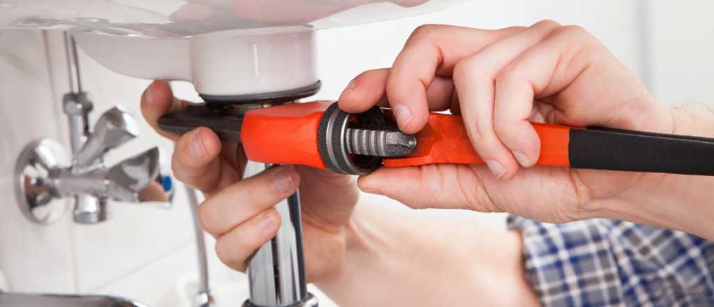 Cuál es el truco casero más efectivo para destapar las tuberías de tu casa