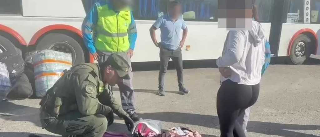 Detuvieron a una mujer que venía a Mendoza con tres kilos de cocaína