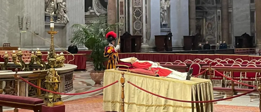 C&oacute;mo ser&aacute; el funeral del papa Francisco con los cambios que hizo