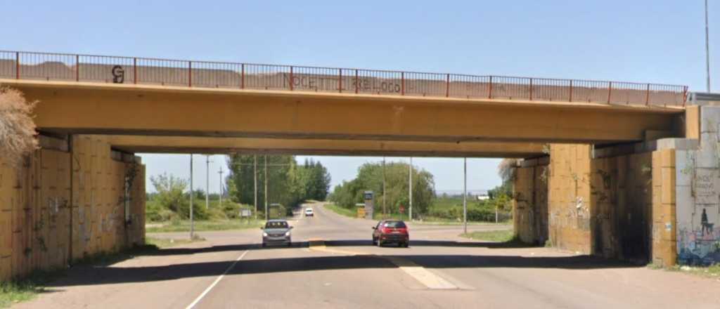 Una conductora ebria chocó contra un colectivo en Luján