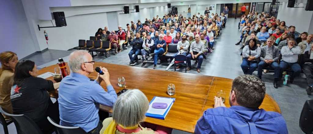 Quiénes dijeron presente en el acto del "kicillofismo" en Mendoza
