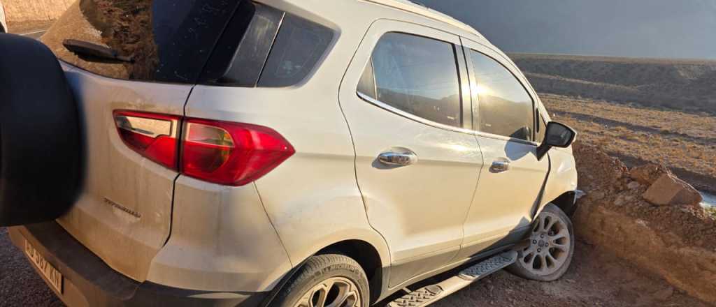 Un conductor chocó contra una pared en la ruta a Chile