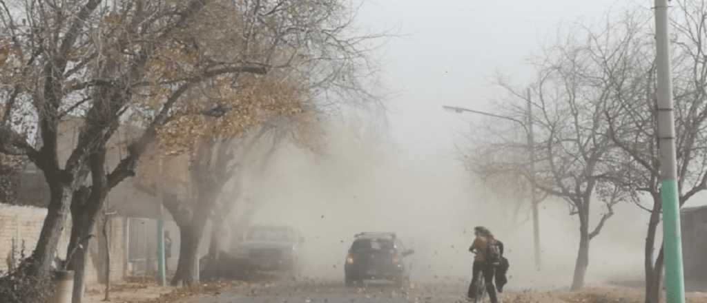 Cuándo y dónde baja el viento zonda este martes en Mendoza