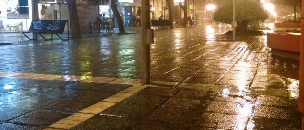 Fuerte tormenta cay&oacute; en el Gran Mendoza