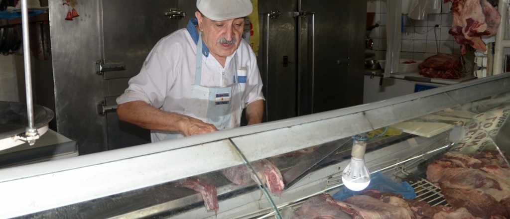 En Mendoza, cada vez menos carne y pollo