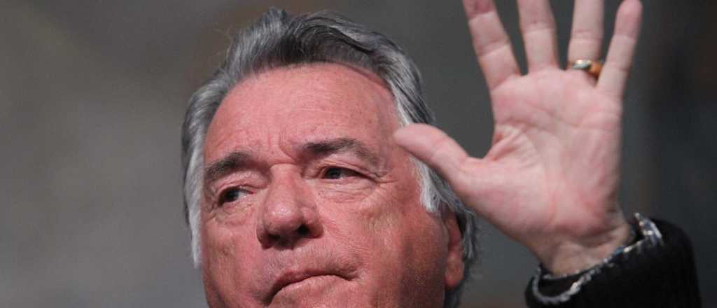 Barrionuevo quiere bono y pide bancar a Macri durante dos años