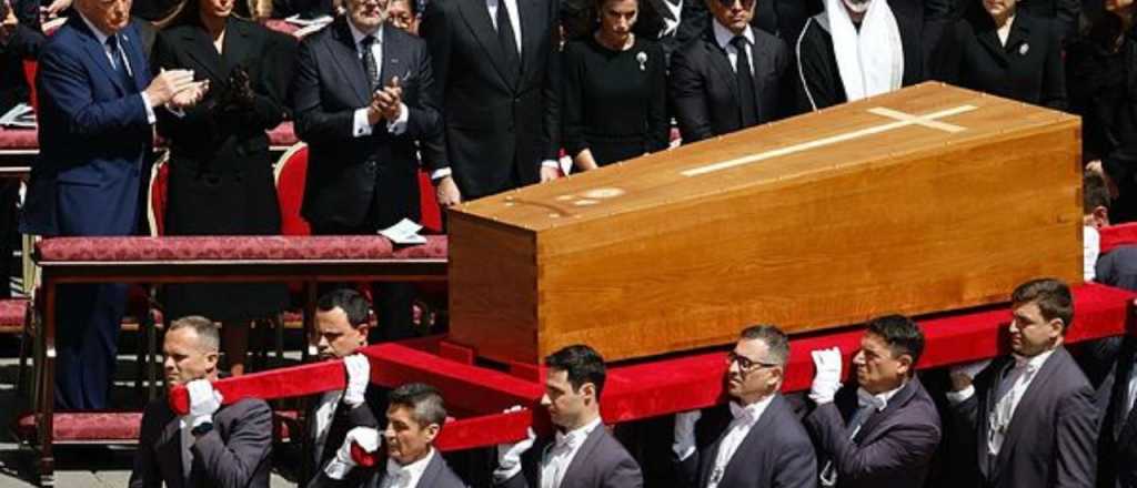 Unas 250 mil personas en el último adiós al papa Francisco