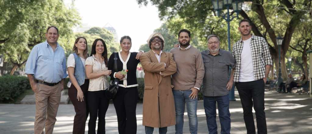 Escuch&aacute; "Informate con Ana de 13 a 14" en FM 92.1