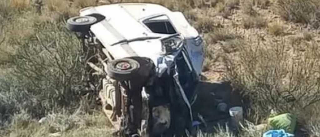 Viajaban desde Neuquén a Mendoza y volcaron: tres heridos