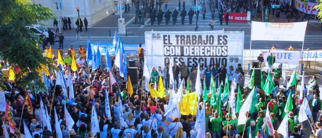 El SUTE mandó a Cornejo a "recuperar" matemáticas por el atraso salarial