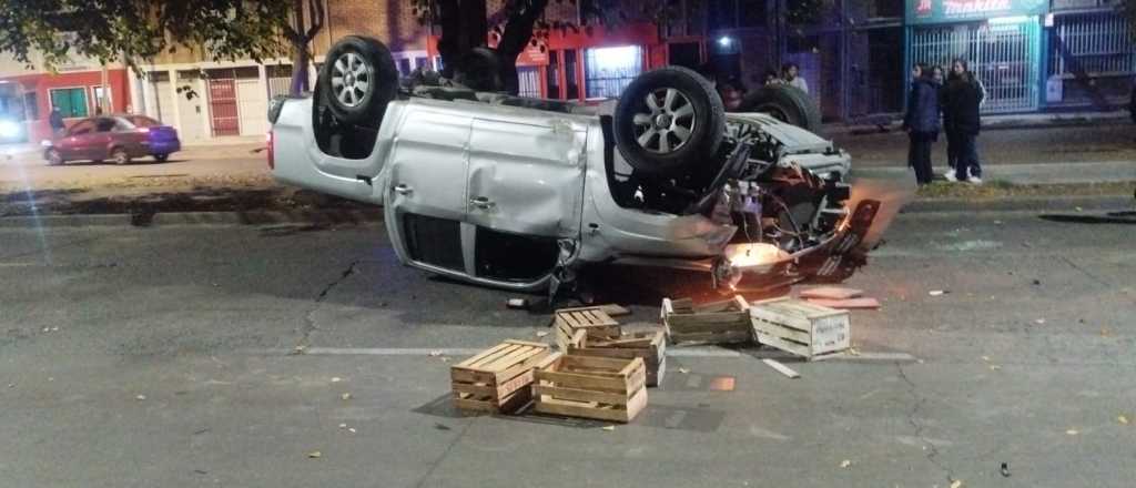 Manejaba borracho, volcó y su hijo de 10 años resultó herido