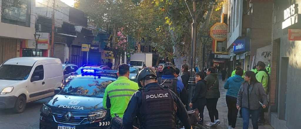 Video: le robó a dos niños y lo apalearon en pleno Centro