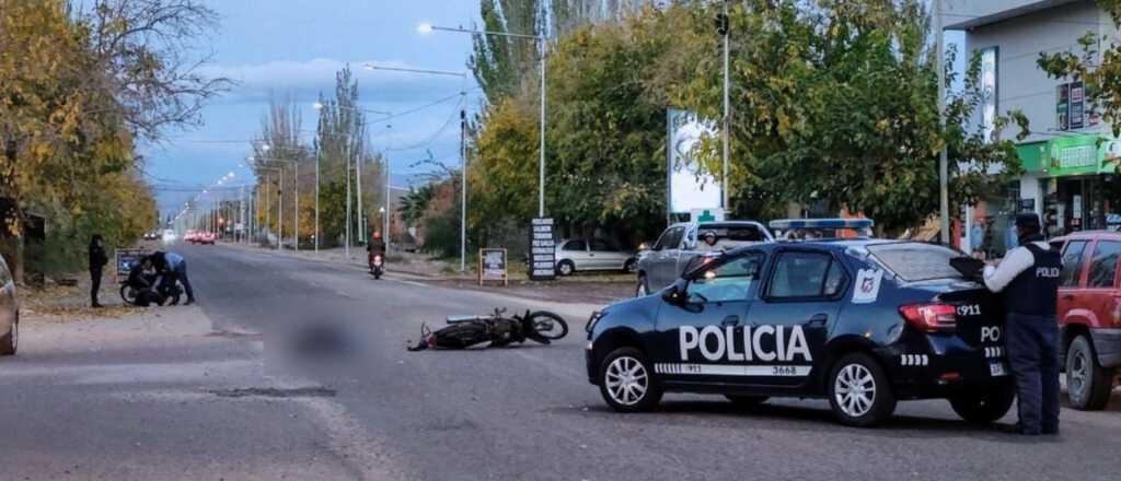Una mujer internada en San Rafael tras chocar con su moto