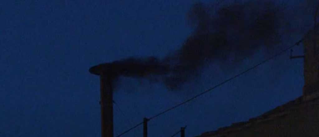 Primera fumata negra en Roma