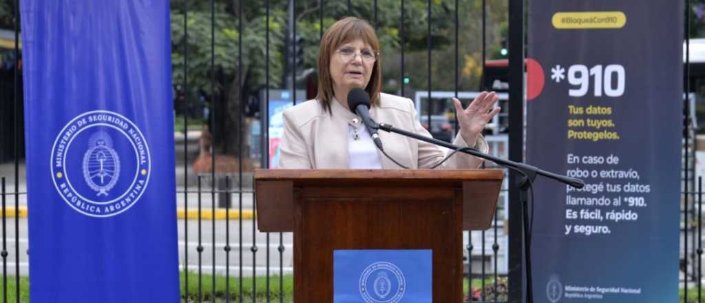 Bullrich present&oacute; una medida para frenar el robo de celulares, que ya existe