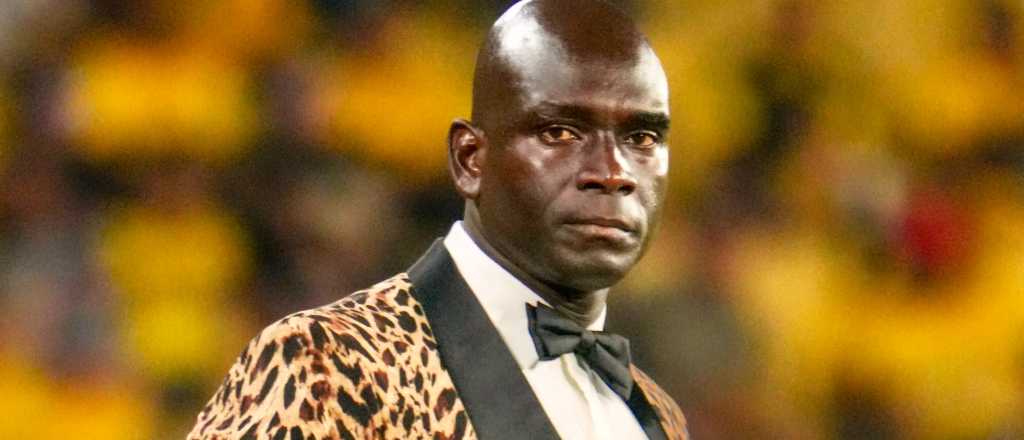 Lo hizo de nuevo: el extravagante look de Segundo Castillo ante River