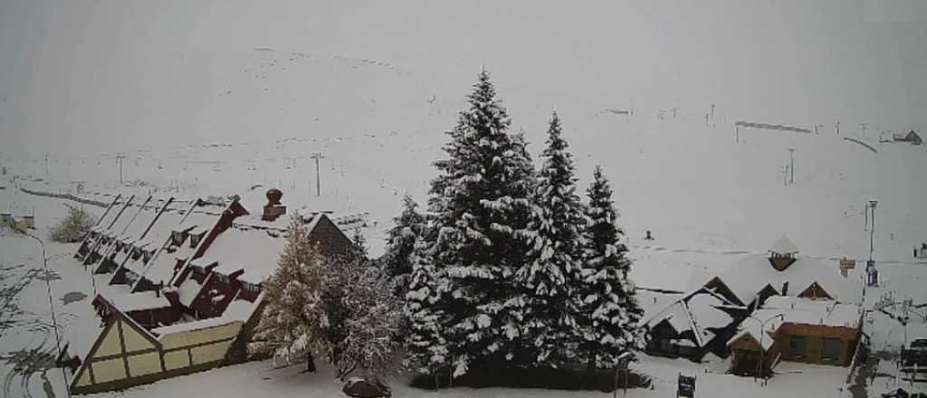 Videos: las primeras nevadas llegaron a Las Leñas