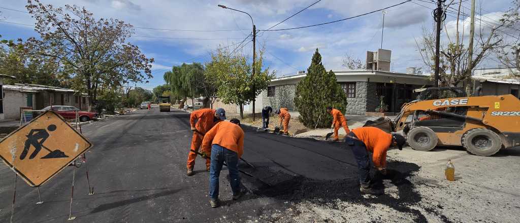 As&iacute; avanzan las obras de asfalto en el Barrio SOEM de Las Heras
