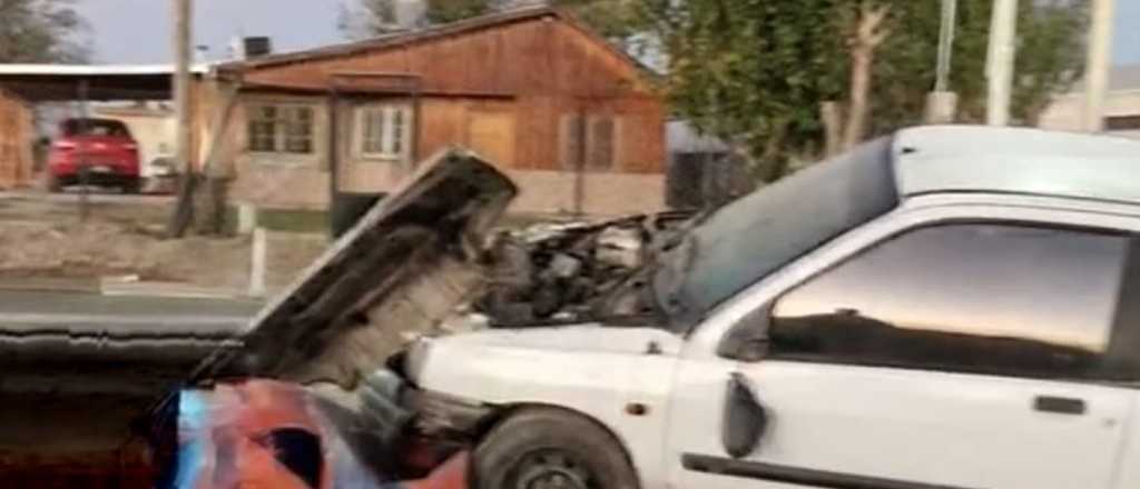 Sin carnet y sin seguro se neg&oacute; al control de alcoholemia luego de chocar