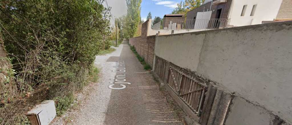 Una banda le robó millones a un joven en su casa de Chacras de Coria