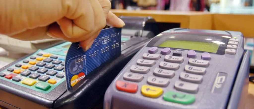 Cómo cayó un hombre por comprar con una tarjeta de una mujer en San Rafael