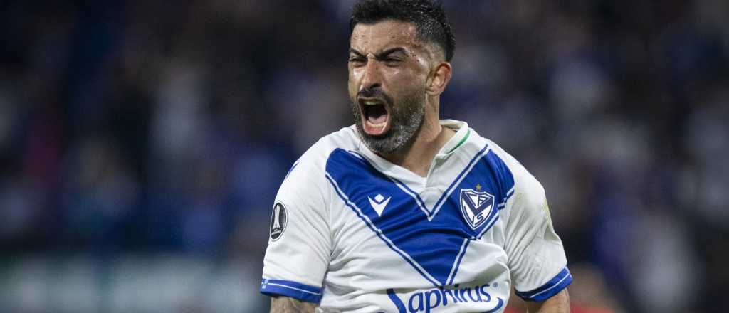 Vélez goleó a Bulo Bulo y se clasificó a octavos de final
