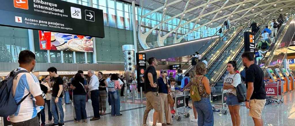 Perdi&oacute; su vuelo culpa del tr&aacute;nsito: la indemnizaron con $34 millones