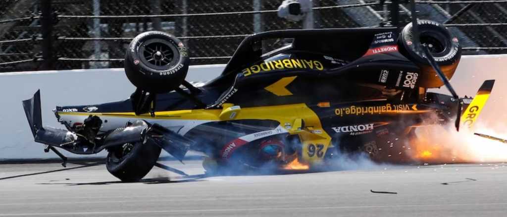 Video: susto en las 500 Millas de Indian&aacute;polis por un fuerte accidente