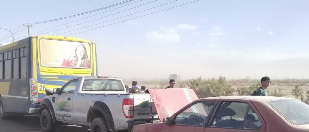 El Zonda caus&oacute; un choque m&uacute;ltiple en Lavalle con 7 heridos